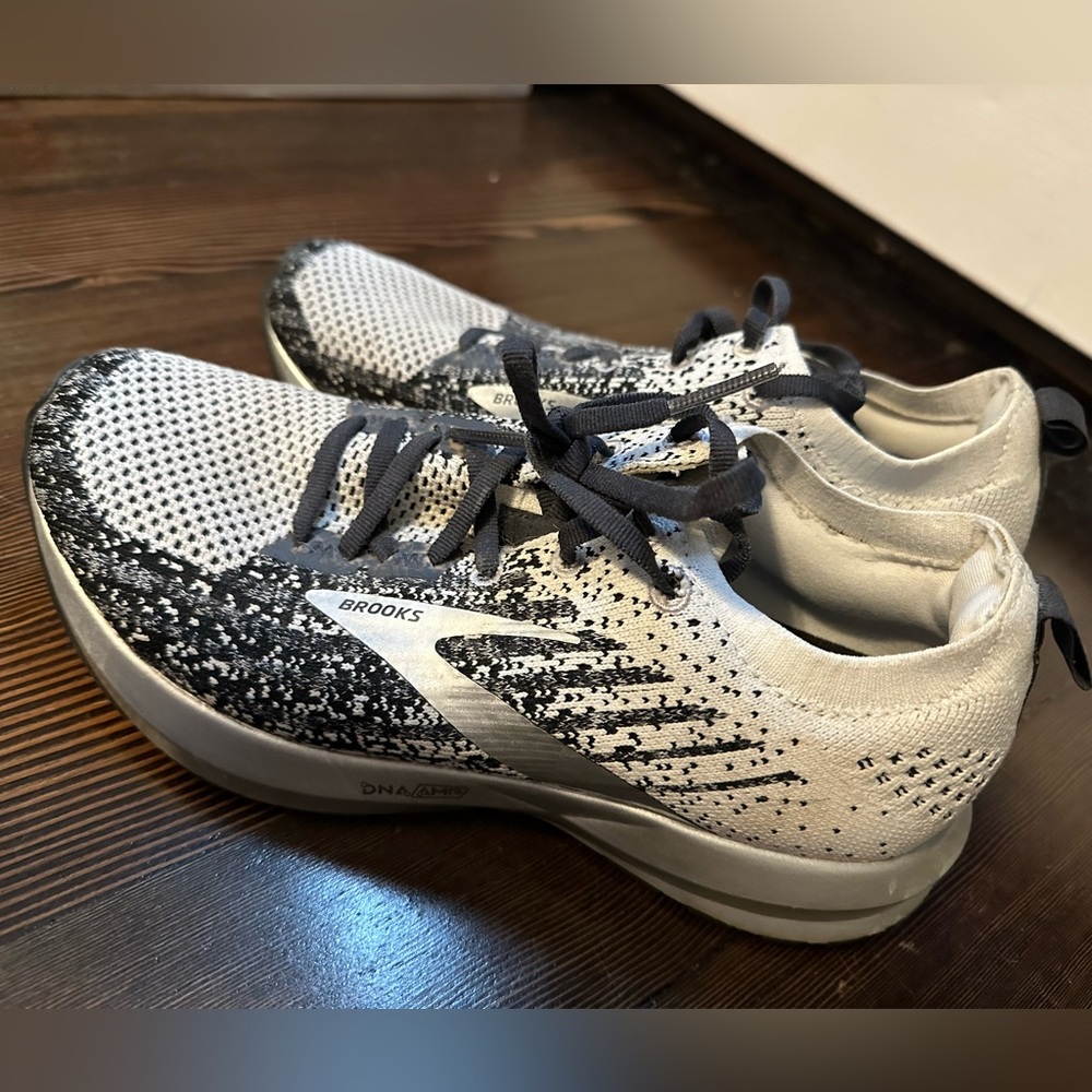 Brooks Levitate 2
